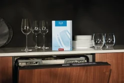 Dishwasher Salt, 1.5G (3.3 Lb)<Miele Best