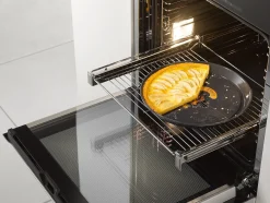 Round Baking Tray - Nostalgic Logo<Miele Sale